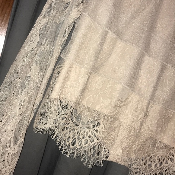 Light pink lace long sleeve top - Picture 2 of 2